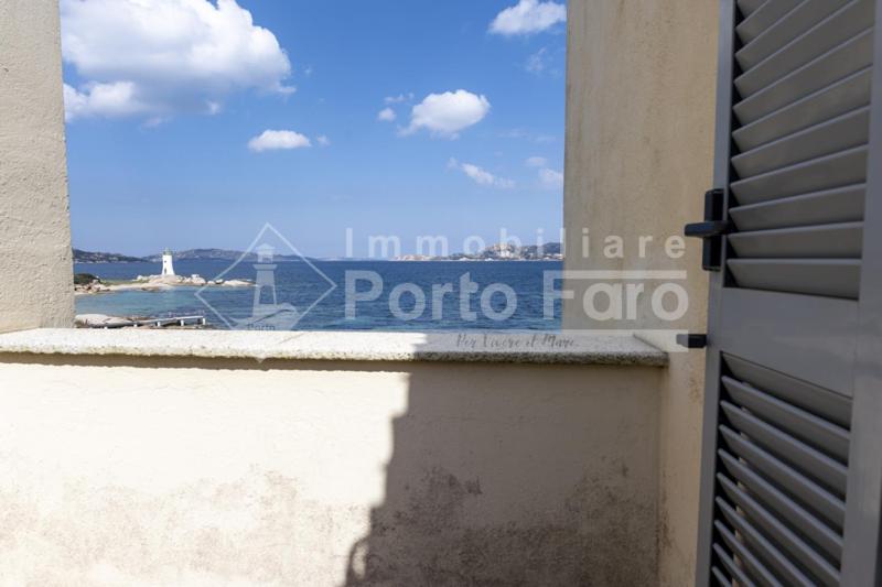 Elegante Villa con Terrazza Vista Mare a Porto Faro