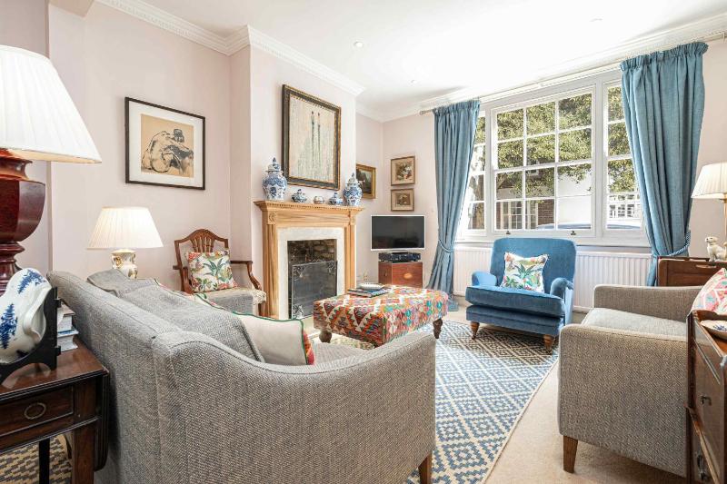 JOIVY Stylish 3BR house with patio, short walk to Regents Park & Harley Street — отель в Лондоне, Соединенное Королевство