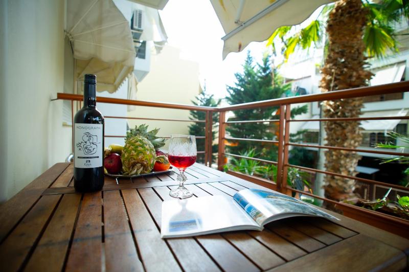 Цены на Aqua Apartment Kallithea Athens в Афины