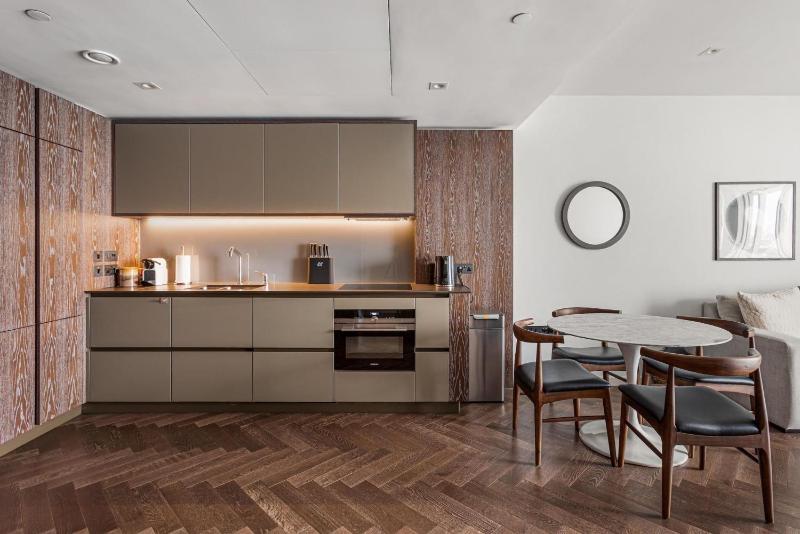 Battersea Power station flat with River views — отель с удобствами в Лондоне
