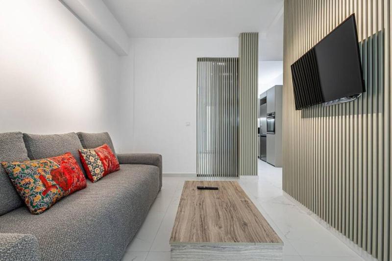 Acropolis Luxury Apartment — отель с удобствами в Афины