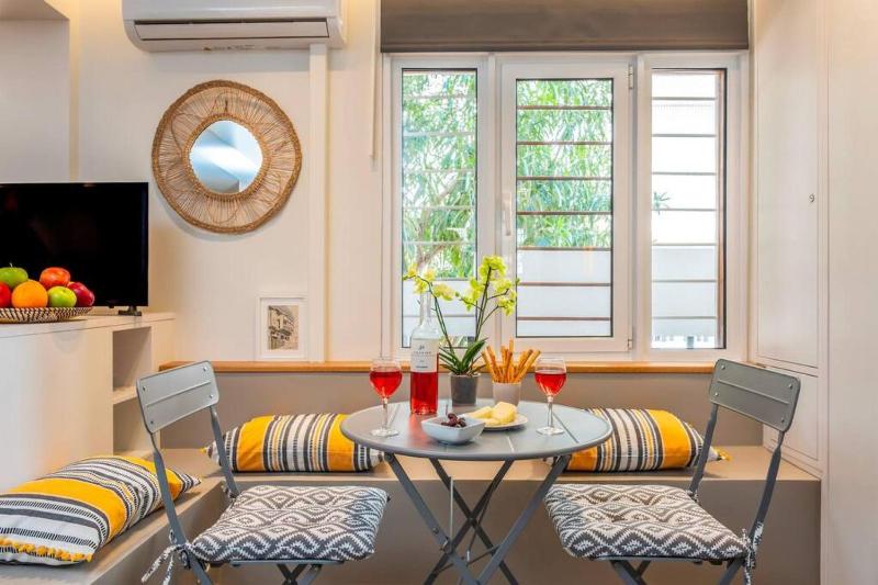 Cozy Nest at Acropolis Footsteps — отель с удобным расположением в Афины