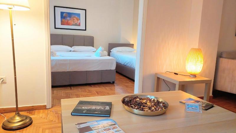 Big apartment in Acropolis museum — забронировать отель в Афины