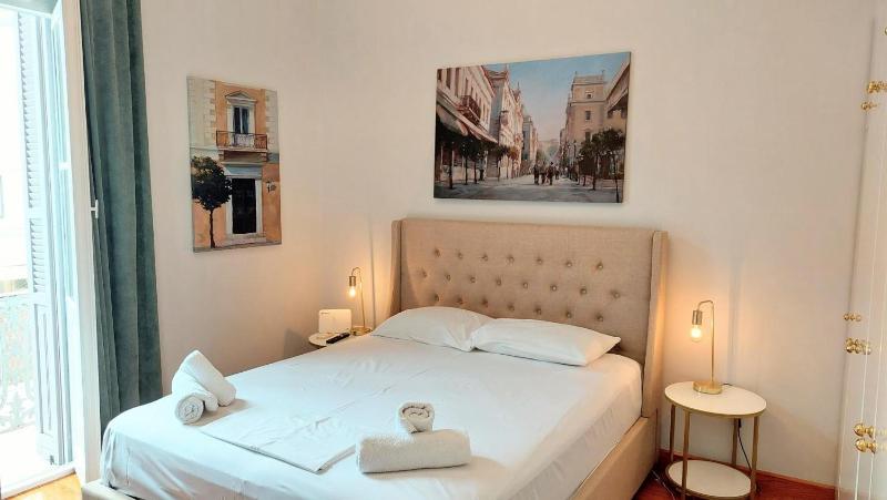Elegant apartment under the Acropolis — отель с удобным расположением в Афины