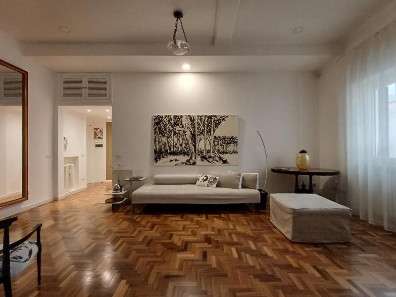 Piano 2 Roma - Piazza Navona Deluxe Apartment — отель с удобным расположением в Риме