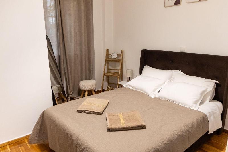 Цены на Sympatico Central Apartment in Athens в Афины