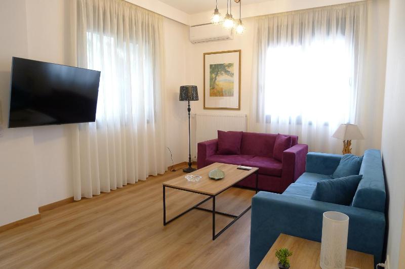 Cosy 2BA close to Archeological museum of Athens and Pedion tou Areos — комфортный отель в Афины