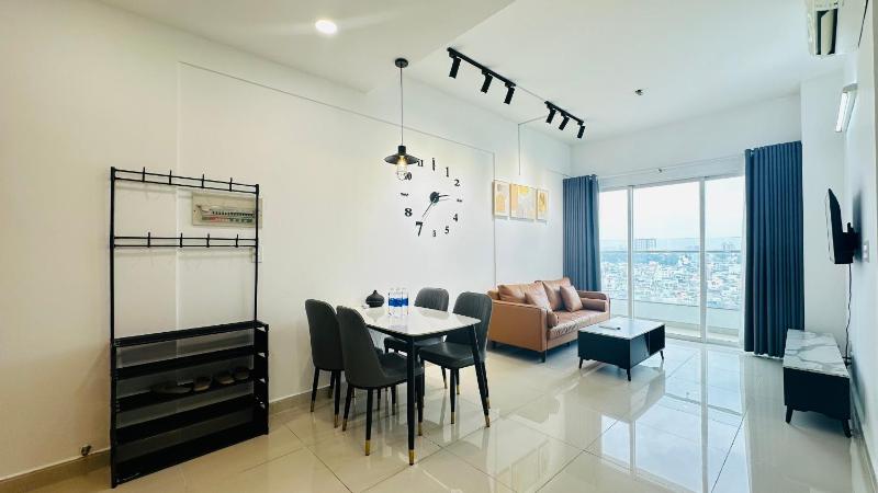 CHARMINGTON LA POINTE - LUXURY APARTMENT DISTRICT 10 — забронировать отель в Хошимине