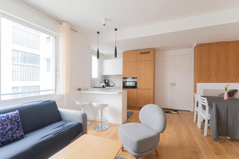 Цены на GuestReady - Montaigne Luxury - Design Apartment в Париже