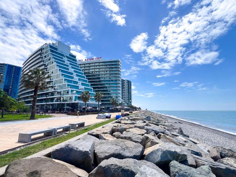 Modern apartments on the seacoast, Batumi View — комфортный отель в Батуми