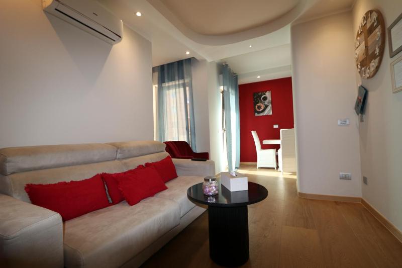 Orchidea a Olbia - Incantevole Appartamento con Balcone