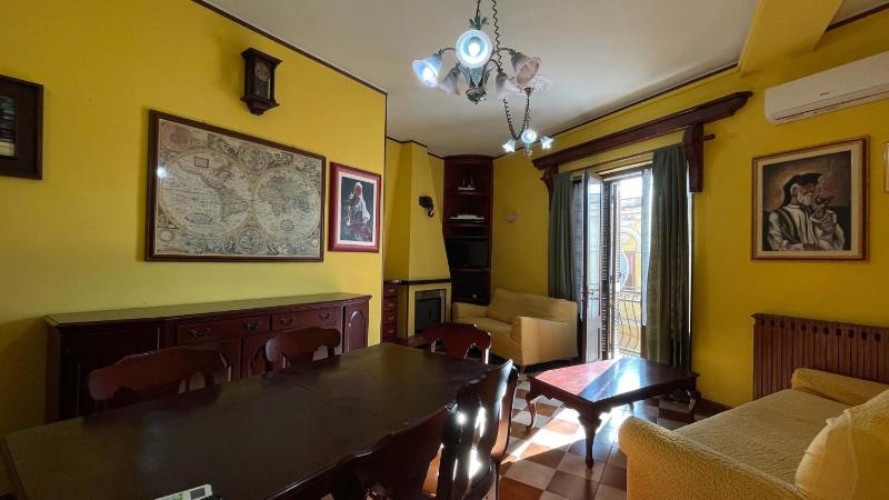 Dimora di Vlad a Pula - Spaziosa Casa con Terrazza