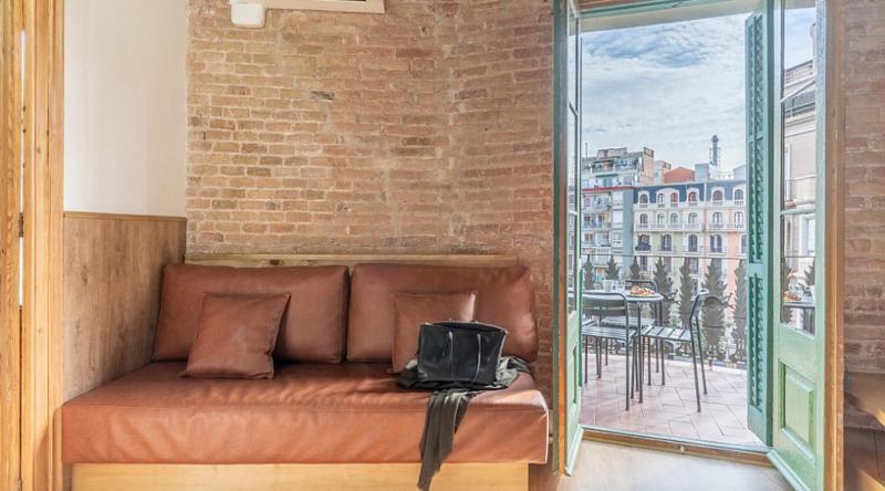 Stay U-nique Apartment Tamarit — забронировать отель в Барселоне