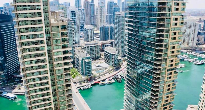 Sea view Room In Dubai Marina — отель с удобным расположением в Дубае