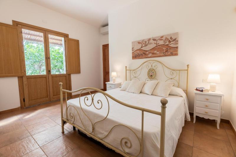 Stazzo a Olbia - Incantevole Casa Vacanze con Giardino