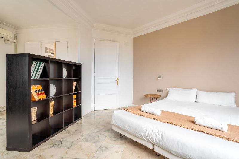 Placa Catalunya Luminous and Exclusive 5Bd Penthouse — отель в Барселоне, Испания
