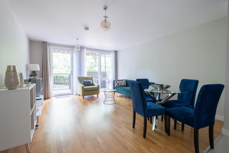Brand New London Flat with Car Park — отель в Лондоне, Соединенное Королевство