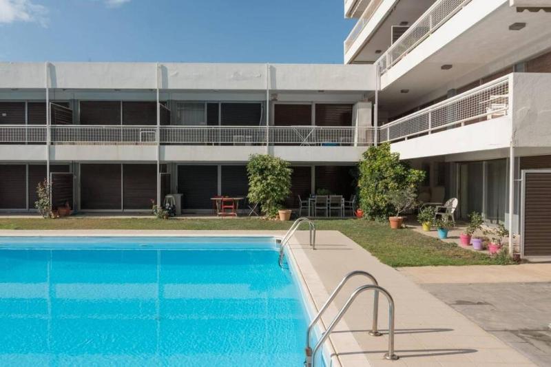 A Gem at Voula 1' walk from the beach — отель с удобствами в Афины