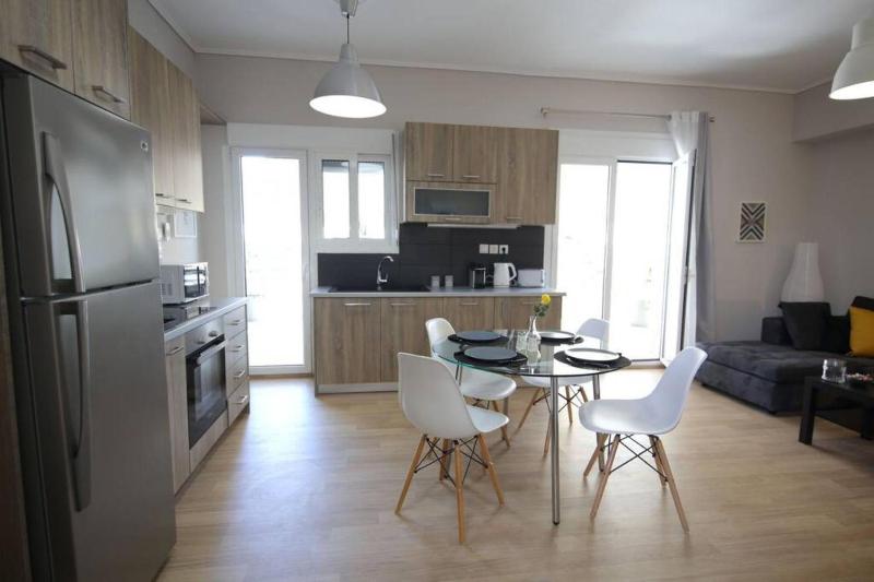 Penthouse lux flat with 2 bd next to larissis — забронировать отель в Афины