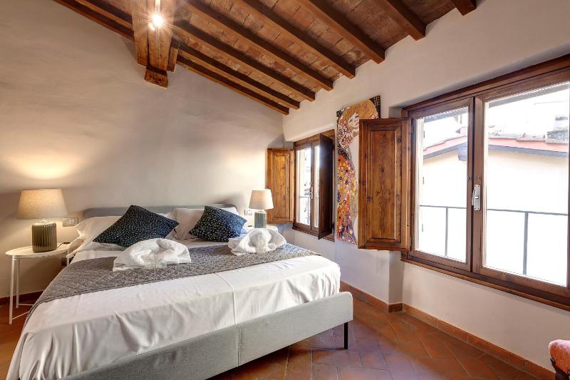 Цены на Mamo Florence - Magazzini Apartment в Флоренции