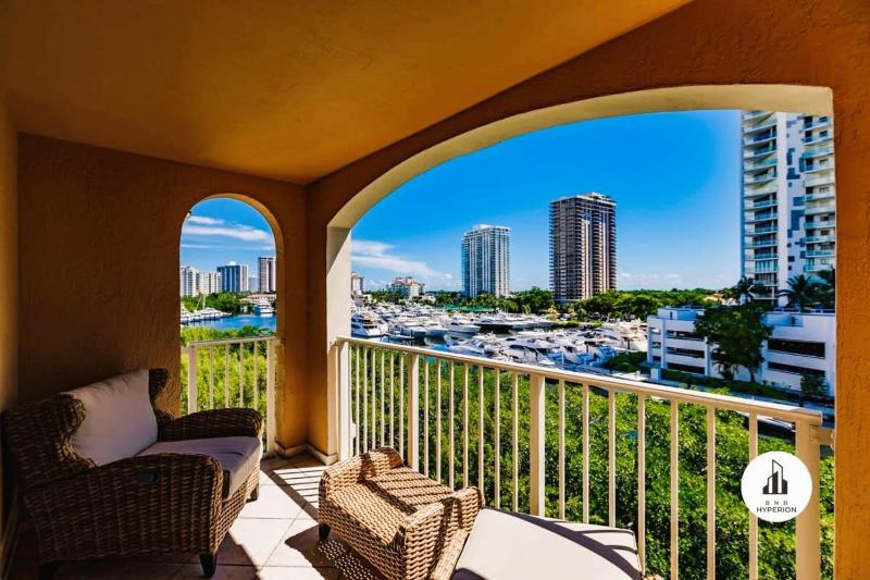 BnB Hyperion - 3B Gem w Golf & Intracoastal Views — отзывы гостей и цены