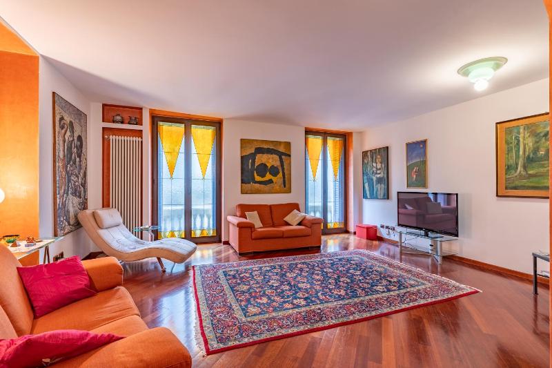 Appartamento Magnifico - Porta Venezia - WiFi — забронировать отель в Милане