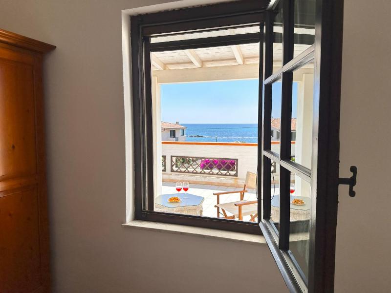 Casa La Magnolia a Porto Columbu - Vista mare mozzafiato