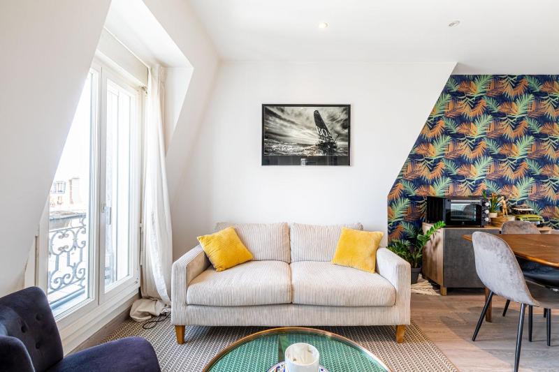 GuestReady - Green wall near Parc Monceau — отель с удобным расположением в Париже