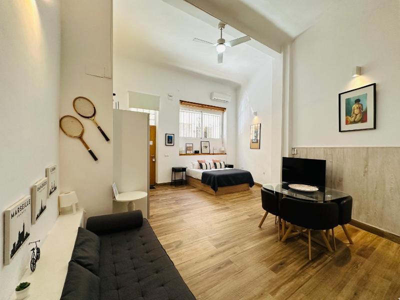 LOFT 55 m Nuevo, estudio con techo alto en Alicante Centro — комфортный отель в Аликанте