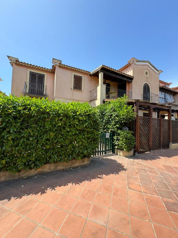 Casa blu ad Arbatax - Villetta con giardino e terrazza