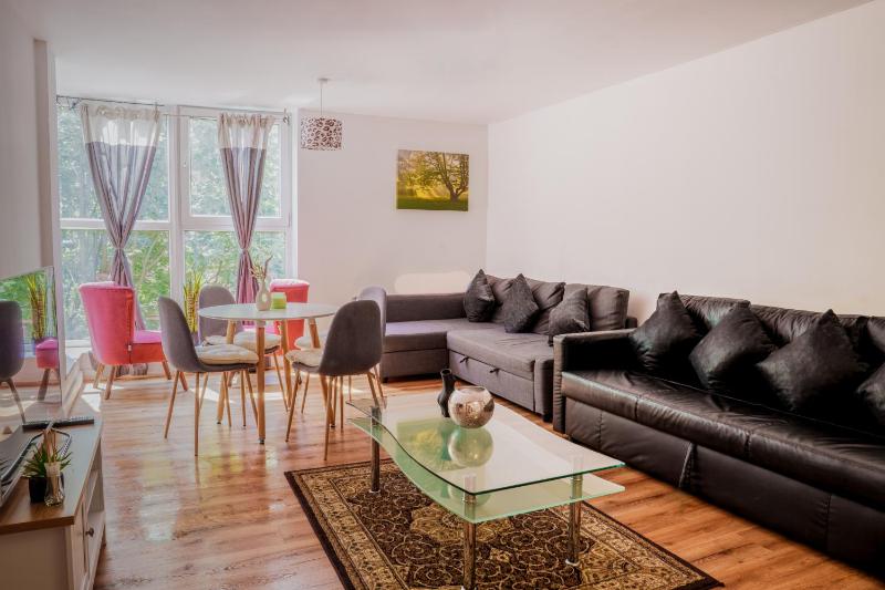 Spacious 2BD 2Baths apartment in Central London — отель с удобствами в Лондоне