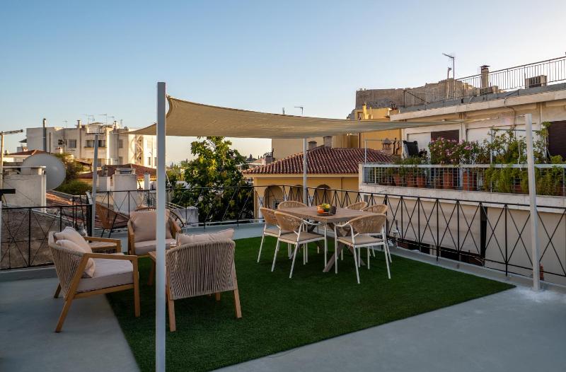 Live Life Plaka Apartment — забронировать отель в Афины