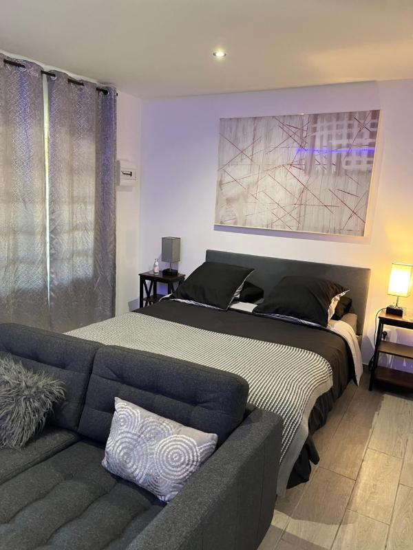 Studio saint tropez avec place parking — отель в Сент-Тропезе, Франция