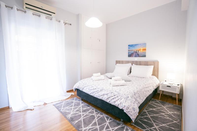 Цены на Spacious comfortable apartment - Gold Serenity в Афины