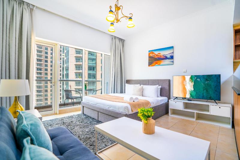 RH- Chic & Sleek Studio apartment, near Burj Khalifa — комфортный отель в Дубае