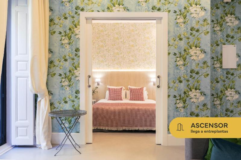 Feelathome San Marcos Apartments — отель с удобствами в Мадриде