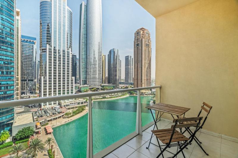 Newly Furnished Studio In Lakeview Tower, Jlt — комфортный отель в Дубае