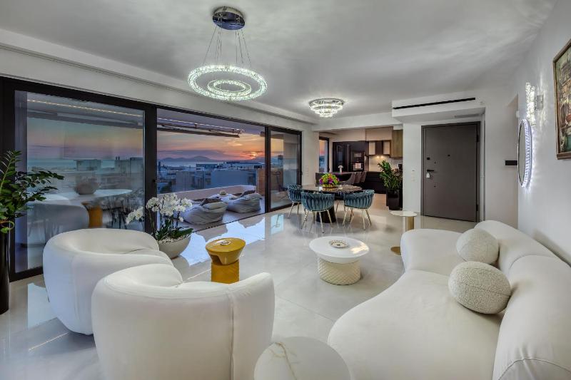 Athens Riviera Penthouse — забронировать отель в Афины