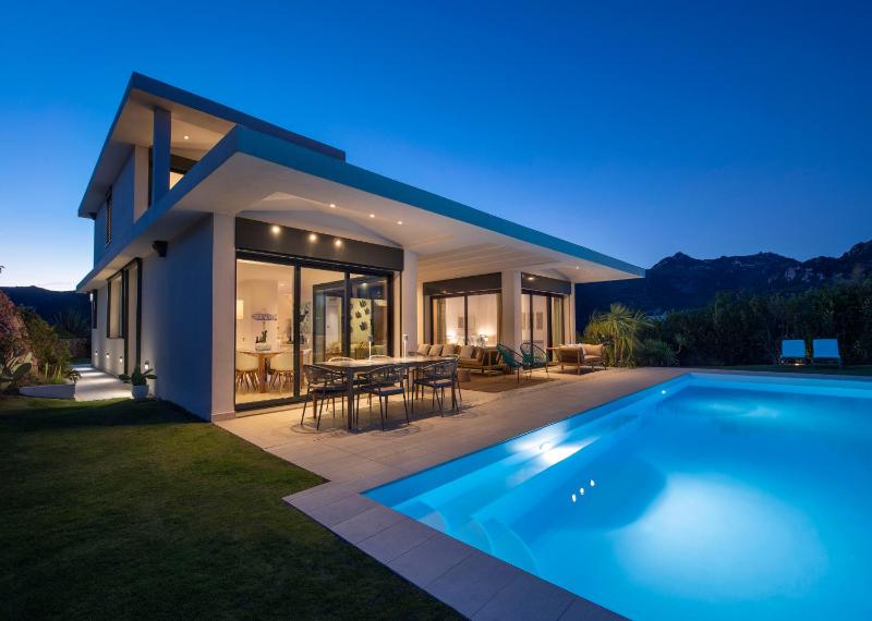 Villa Marita a Chia - Lussuosa villa con piscina