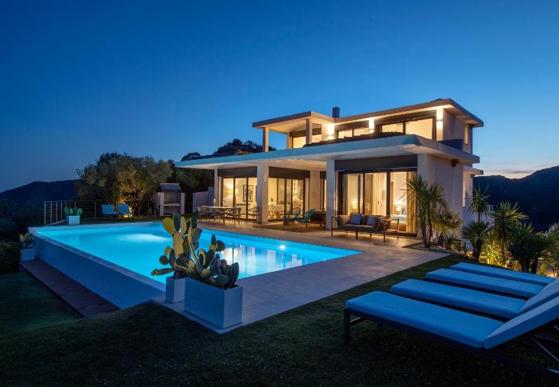Villa Marita a Chia - Lussuosa villa con piscina