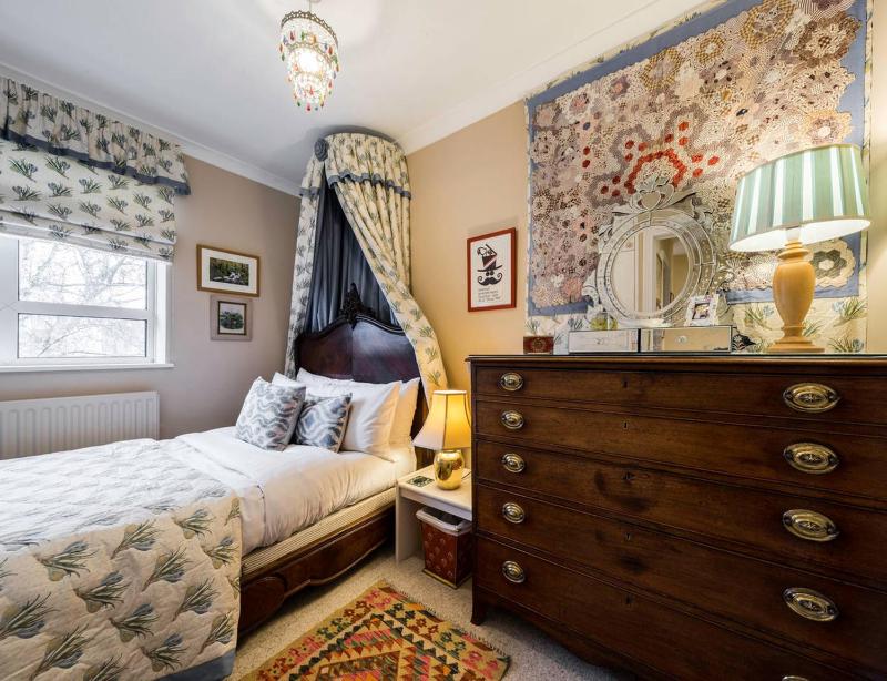 3 bedroom Apartment on Portobello Road in Notting Hill — отель в Лондоне, Соединенное Королевство