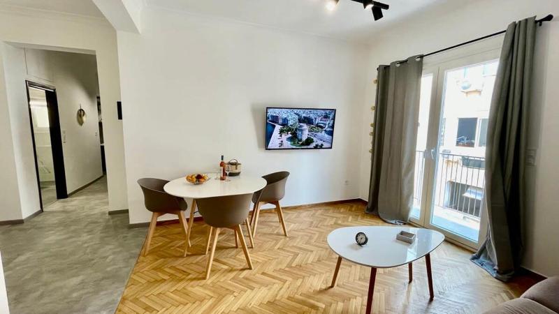 Stylish Spacious Apt at the centre of Monastiraki — отель в Афины, Греция