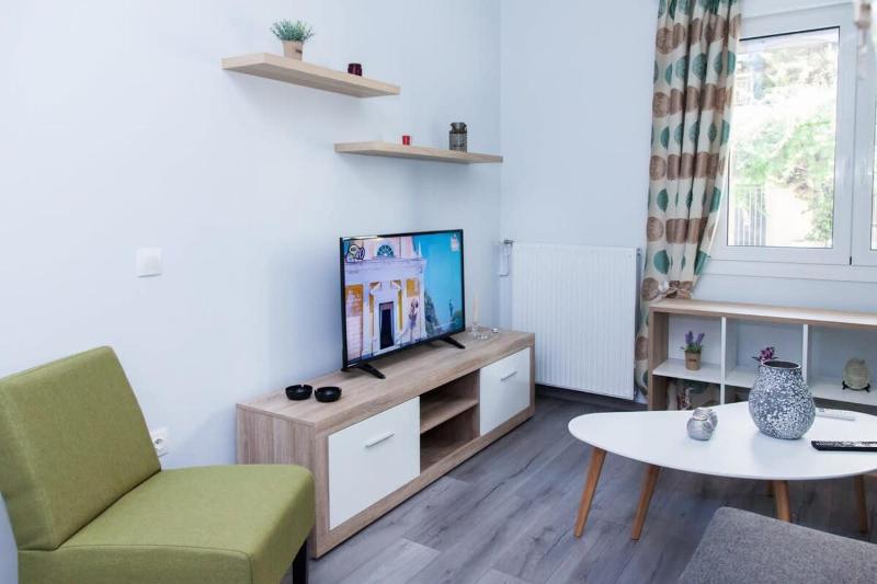 Modern Decorated apt in Vibrant Petralona — отель в Афины, Греция