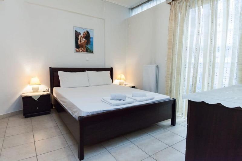 Цены на Scenic Balcony Apt in Vibrant Petralona в Афины