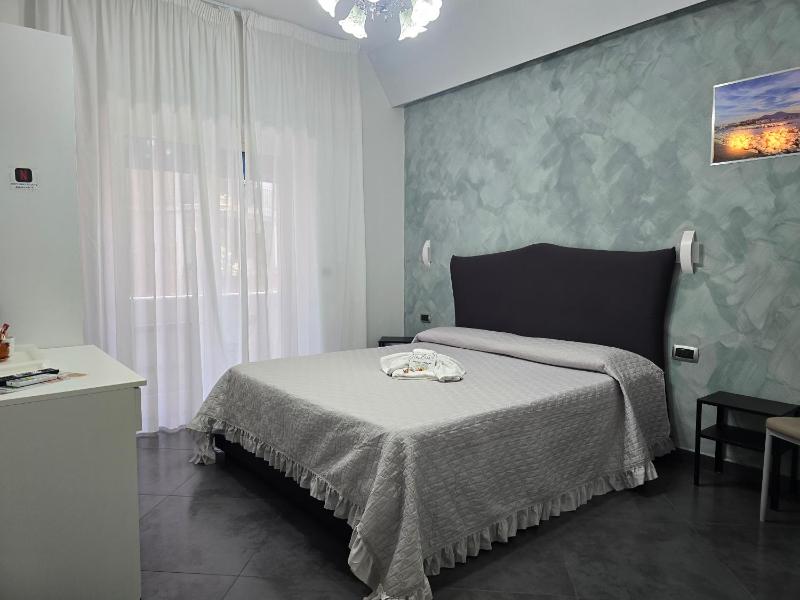 B&B Nazionale — забронировать отель в Неаполе