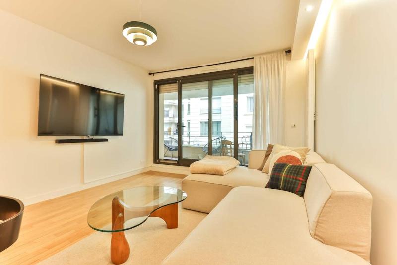Charming apartment near the Eiffel Tower — отель в Париже, Франция