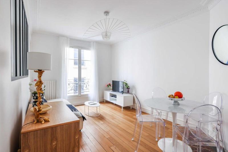 Charming apt ideally located near Montmartre — отель в Париже, Франция