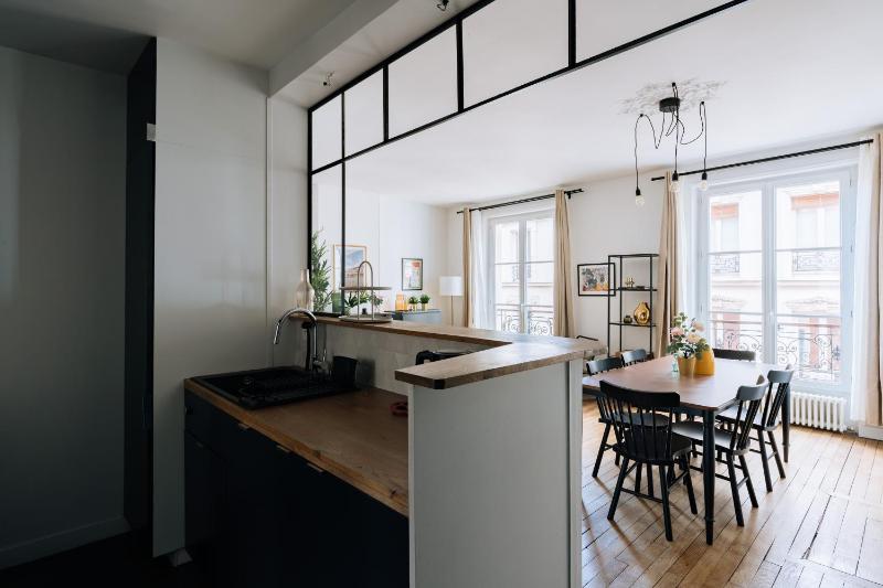 Modern & Cosy Flat - Montmartre — отель с удобствами в Париже