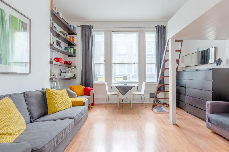 Central Spacious Studio Near Kensington Gardens — комфортный отель в Лондоне