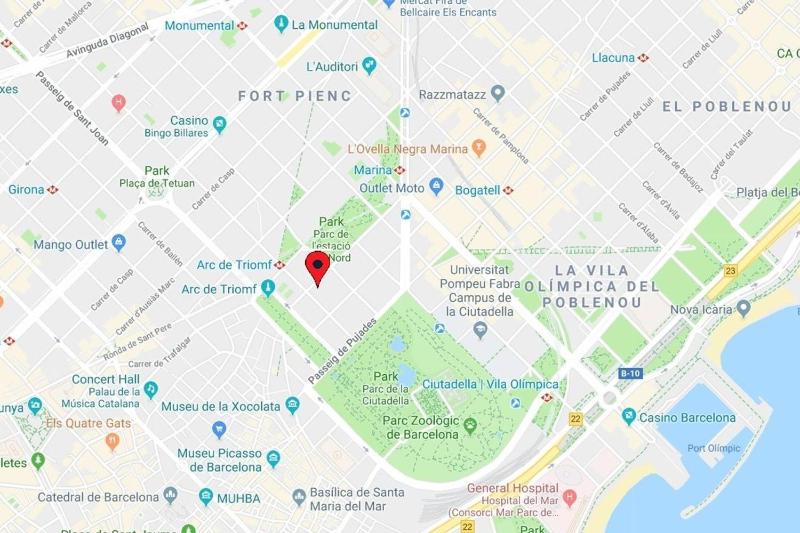 Cozy 2 Bedroom next to Arc de Triomf — отель в Барселоне, Испания